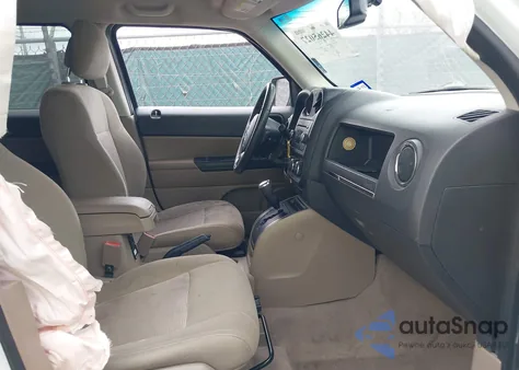 2017 Jeep Patriot Latitude Fwd z USA, uszkodzony, nr VIN 1C4NJPFAXHD161407